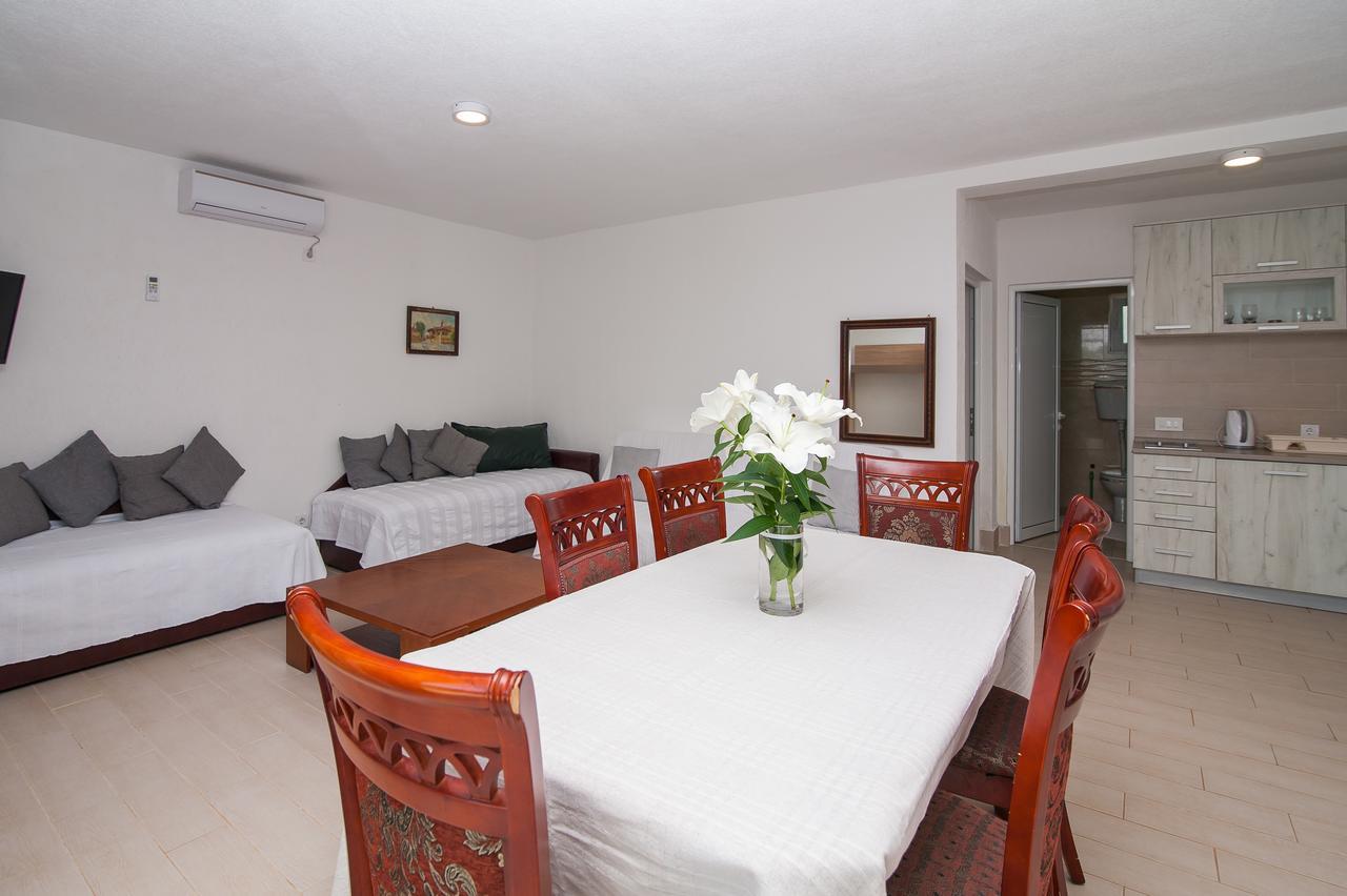 Open Sea Apartments Utjeha Ngoại thất bức ảnh
