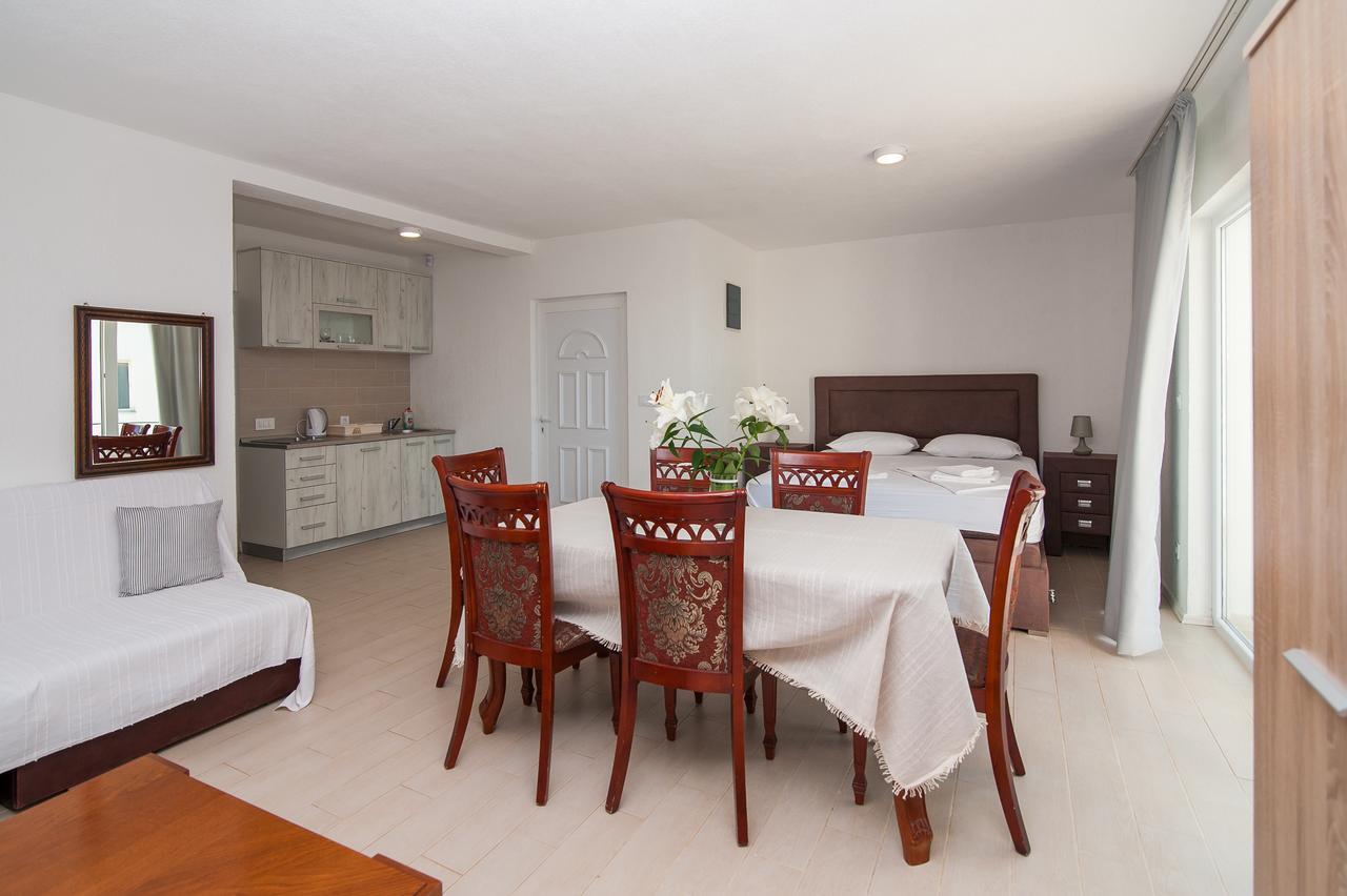 Open Sea Apartments Utjeha Ngoại thất bức ảnh